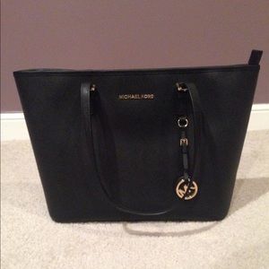 Michael Kors Jet Set Travel Tote Shoulder bag